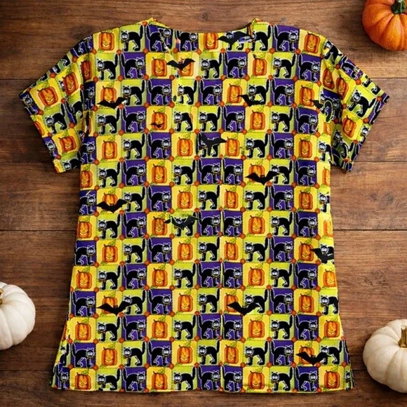 Handmade Women's Halloween Scrub Top Black Cats & Pumpkins Size Small - Picture 2 of 4